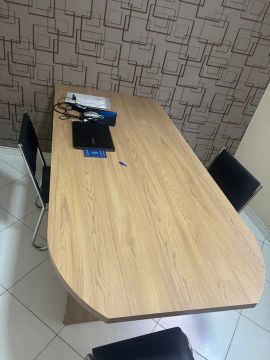 Mesa de escritório em madeira - Ótimo estado!