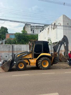 Pá Carregadeira Volvo BL70B