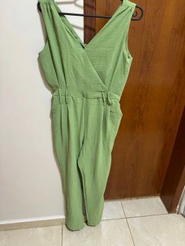 Macacão verde feminino