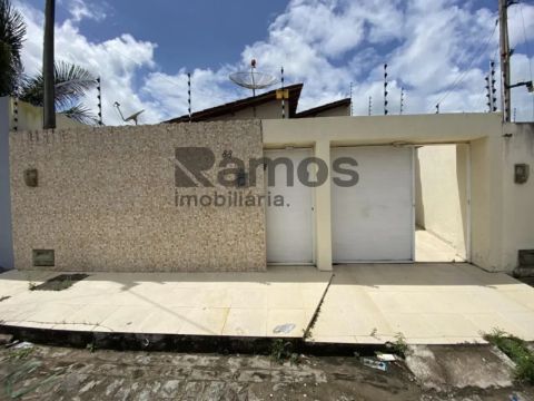 Casa para Locação em Arapiraca, Canafistula, 3 dormitórios, 2 suítes, 3 banheiros