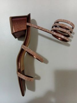Sandália feminina de salto alto com strass