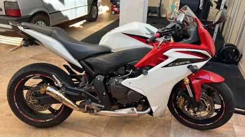 HONDA CBR 600 F ABS 2013 TROCO EM CARRO