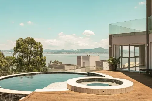 Casa no condomínio St Barth no Cacupé