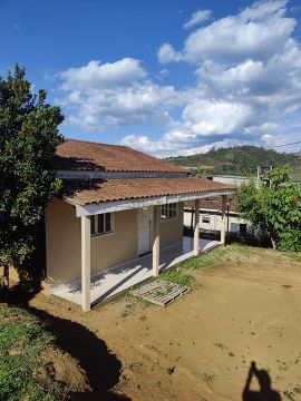 Casa aconchegante para venda em área tranquila