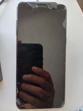 Samsung A8 com tela quebrada