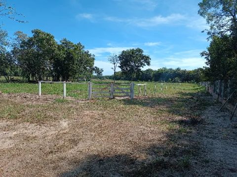 Bela área na saída para SP, 10.000 m²