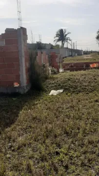 Estou vendendo um terreno na praia de Santa ClarA