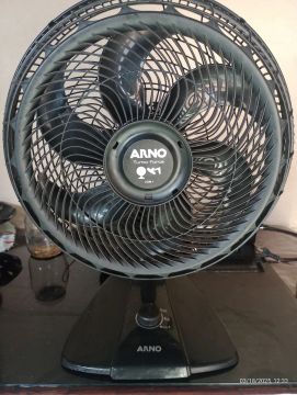 Vendo um ventilador Arno turbo! Parede e mesa 