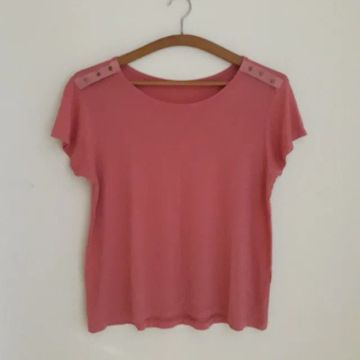 Blusa Coral em Viscose com Aplicação - Tamanho P