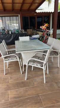Conjunto de Mesa e Cadeiras de Jardim em fibra sintética 