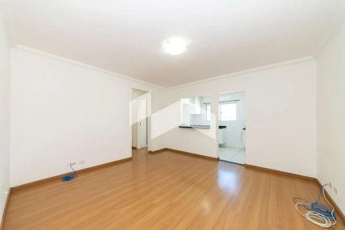 Apartamento c/ suíte no bairro Novo Mundo, em excelente localização.