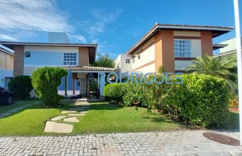Casa em Condomínio para Locação em Itapuã - Salvador-BA: 3 Quartos, 1 Suíte, 2 Salas, 2 Va