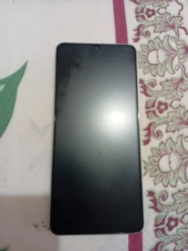 Vendo samsung A06, com 1 mês de uso com película de cerâmica por 450