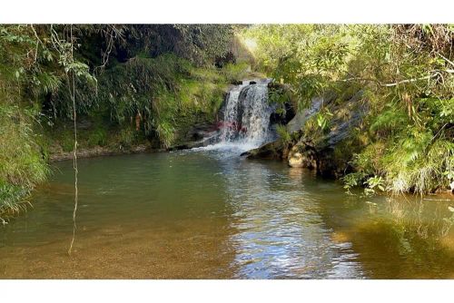 Área de 3,42 hectares na Serra da Canastra com uma cachoeira particular, aproveite essa op