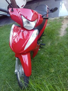 Moto Honda Biz 100 - Vermelha - Ótimo estado