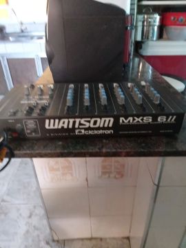 Mesa de som