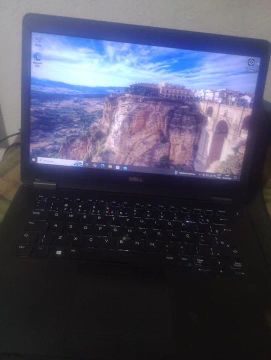 Notebook Dell - Tela Grande - Ótimo estado