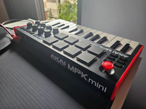 Akai MPK Mini - Teclado controlador MIDI