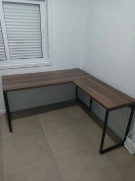 Escrivaninha de Canto em L Amadeirada