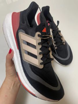 Tênis Adidas Ultraboost light preto 