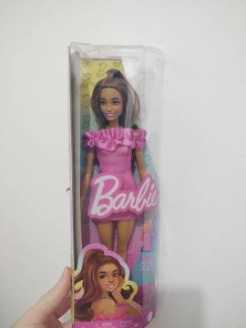 Barbie Fashionista 65 anos