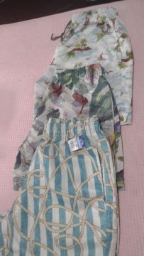 Lote com 20 peças de roupas novas e semi novas