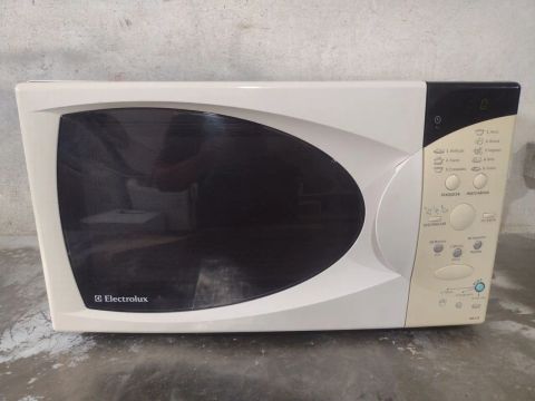 MICROONDAS ELECTROLUX 30 LITROS 