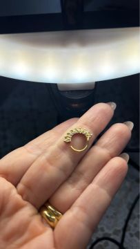 Piercing Daith Ouro 18 e brilhantes 