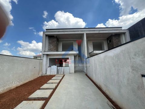 Sobrado à venda no bairro Eucalíptos - Fazenda Rio Grande/PR