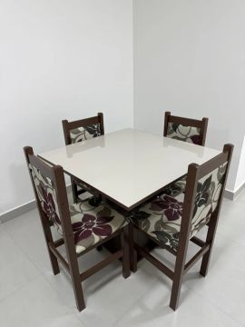 Mesa de Jantar 4 Cadeiras - Amadeirado
