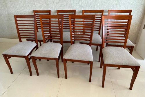 Conjunto de  8 Cadeiras de Jantar em Madeira Maciça