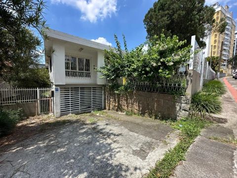 CRICIúMA - Casa Padrão - Comerciário