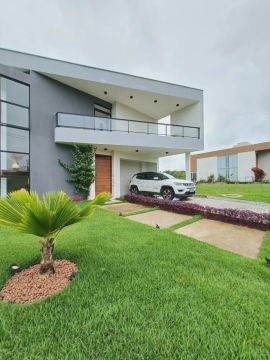 Casa para venda possui 248 m² com 3 quartos em Alphaville