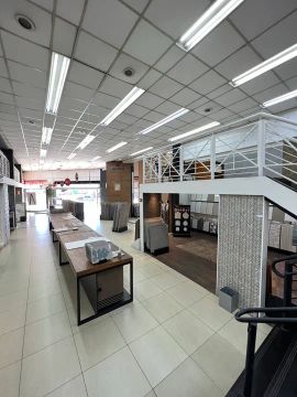 Lojão em Vão livre c/ 2000 m2 na Av. Pedro II Belo Horizonte -MG