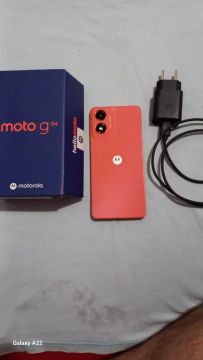 Smartphone Motorola G04S 128GB Coral Tela 6.6" Câmera 50MP 4GB RAM