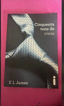 Cinquenta Tons de Cinza - E. L. James