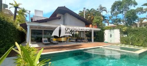 Casa a venda na praia da Baleia! Venha conferir!