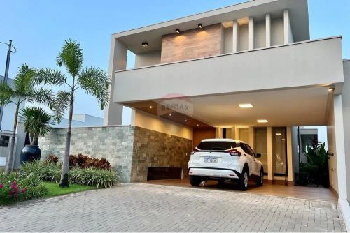 Casa à Venda no Condômino Fechado Jardins Siena em Araguaína-TO