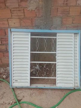 Uma janela 69.99368_2111