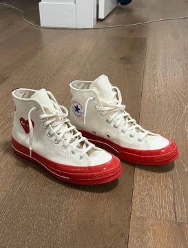 COMME DES GARÇONS PLAY Off-White & Red Converse Edition Chuck 70 Sneakers