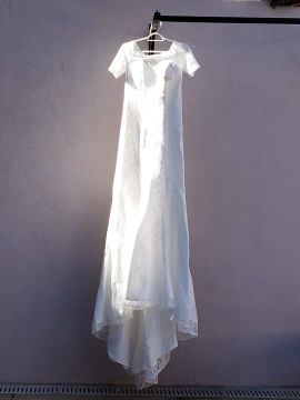 VESTIDO DE NOIVA LONGO, ROMÂNTICO & DELICADO! (TAM P) 