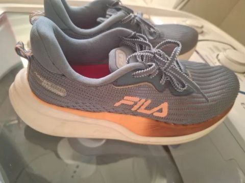 tênis fila speedzone feminino 37. 