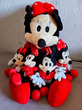 Conjunto de Pelúcias Minnie Mouse - 4 Peças