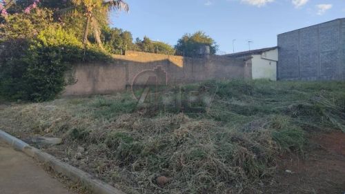 Vende-se lote 900metros  no bairro Interlagos com um barracão