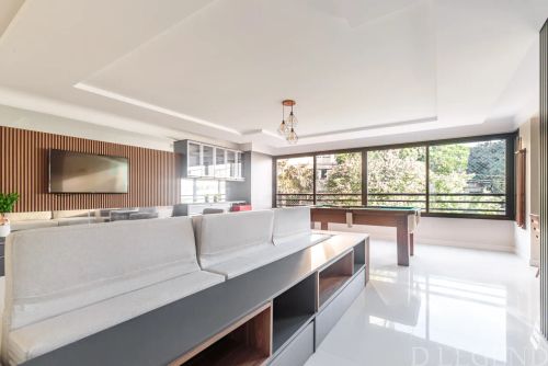 - Ótimo apartamento com 3 dormitórios