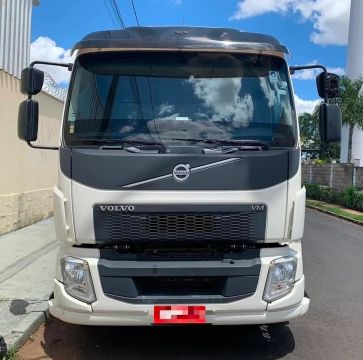 Caminhão Volvo VM 2018. Consigo parcelas + entrada sem juros