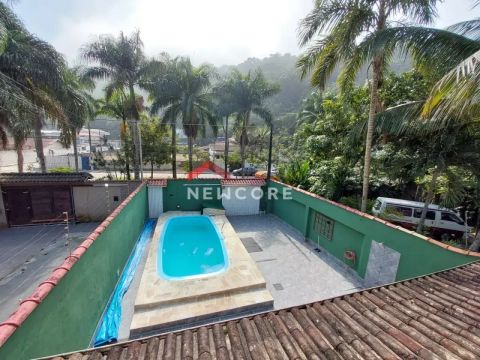 Casa em Avenida Ecológica Yolanda da Trentine Giuffrida - Canto do Forte - Praia Grande/SP