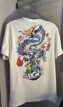 Camiseta HiGH - Drop 2023 Em perfeito estado