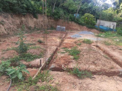 Chácara em construção ótima localização 