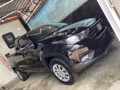 Fiat nova Strada pouco rodada.